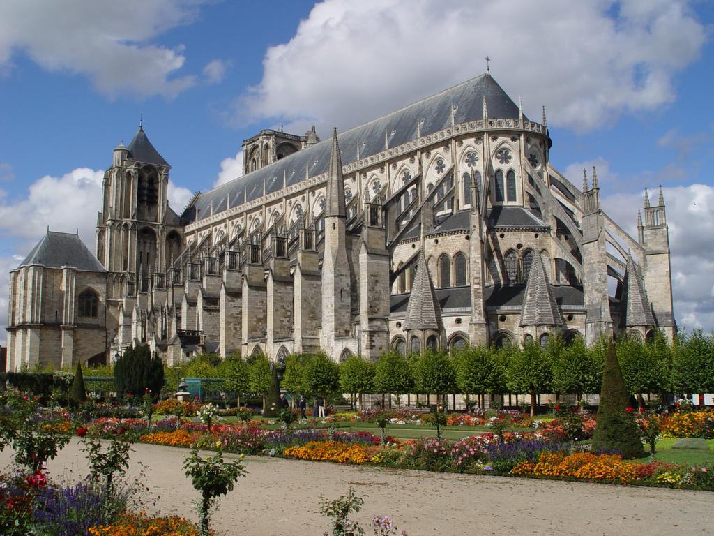 Kyriad Bourges Sud Zewnętrze zdjęcie