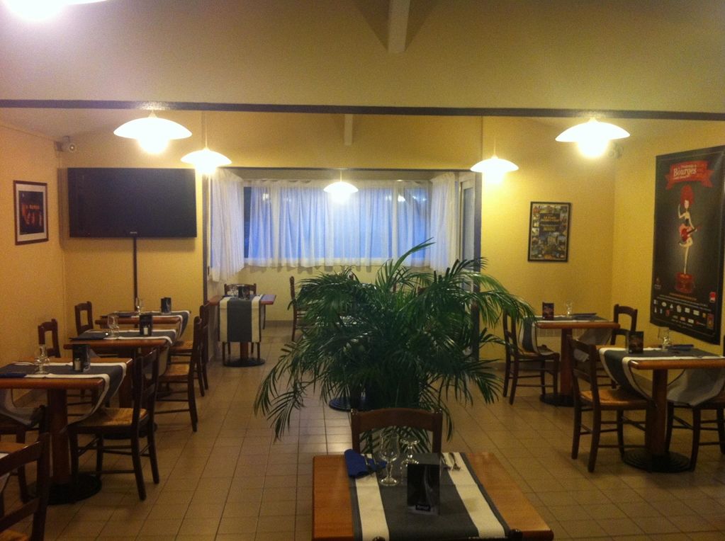 Kyriad Bourges Sud Restauracja zdjęcie